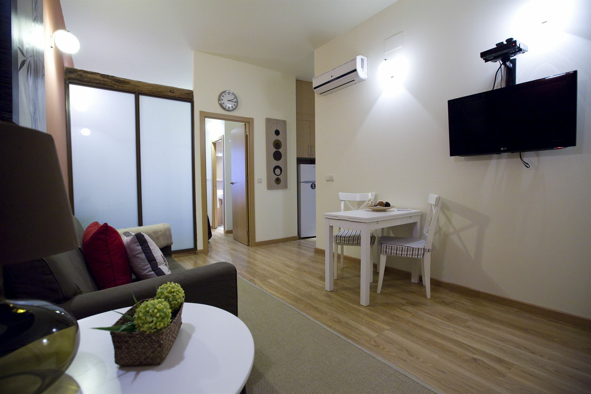 Viviendas Turisticas Duque De Alba Madrid Ngoại thất bức ảnh